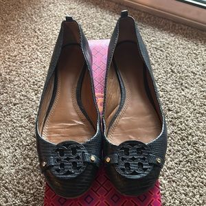 Tory Burch mini Miller flat, navy size 9